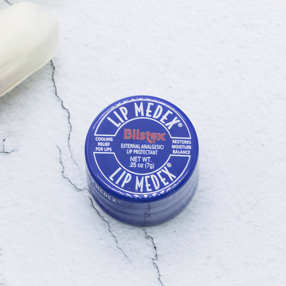 适合嘴唇干裂起皮用的变色润唇膏,一到秋天嘴唇就起泡
