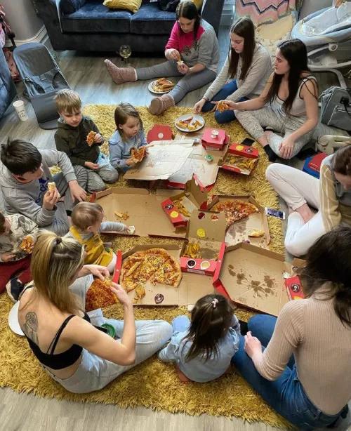 结婚30年生22娃，网友群嘲太窒息了，结果他们的生活却啪啪打脸