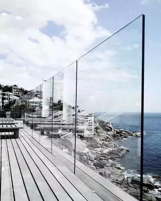 无框式玻璃栏杆做法,无边框玻璃栏杆安装方法图片