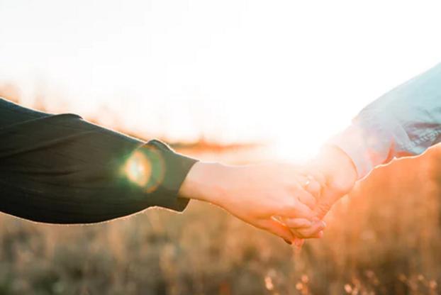 闪婚的夫妻后来都怎么样了,那些闪婚的人真的是嫁给了爱情吗