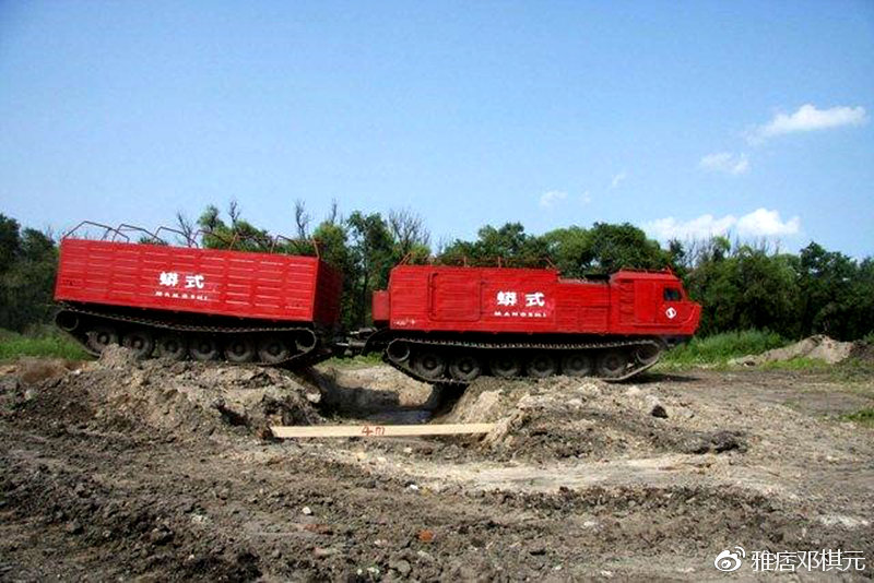 铰接式履带全地形车,中国最新款蟒式履带军用全地形车