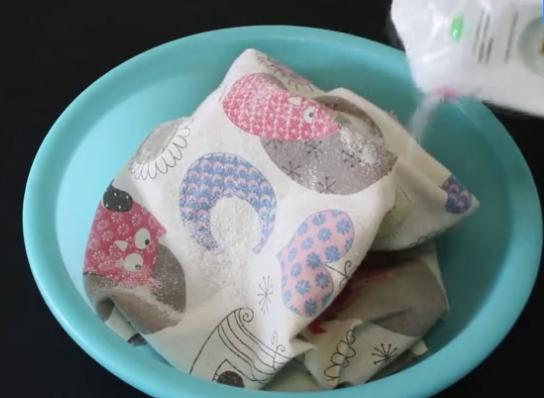 床单铺得久了中间很薄怎么办,床单被褥发黄怎么洗