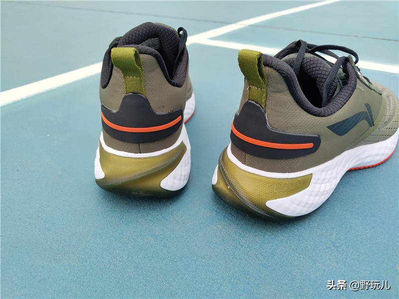 李宁复古潮流跑鞋微晶灰测评,李宁云四代跑步鞋夏季评测