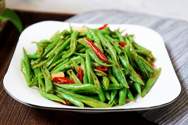 豇豆这样做脆嫩爽口开胃下饭,爆炒素豇豆的做法大全家常
