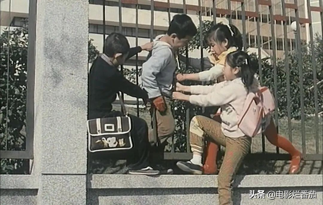 男孩出生就有记忆电影,男孩出生就带电电影