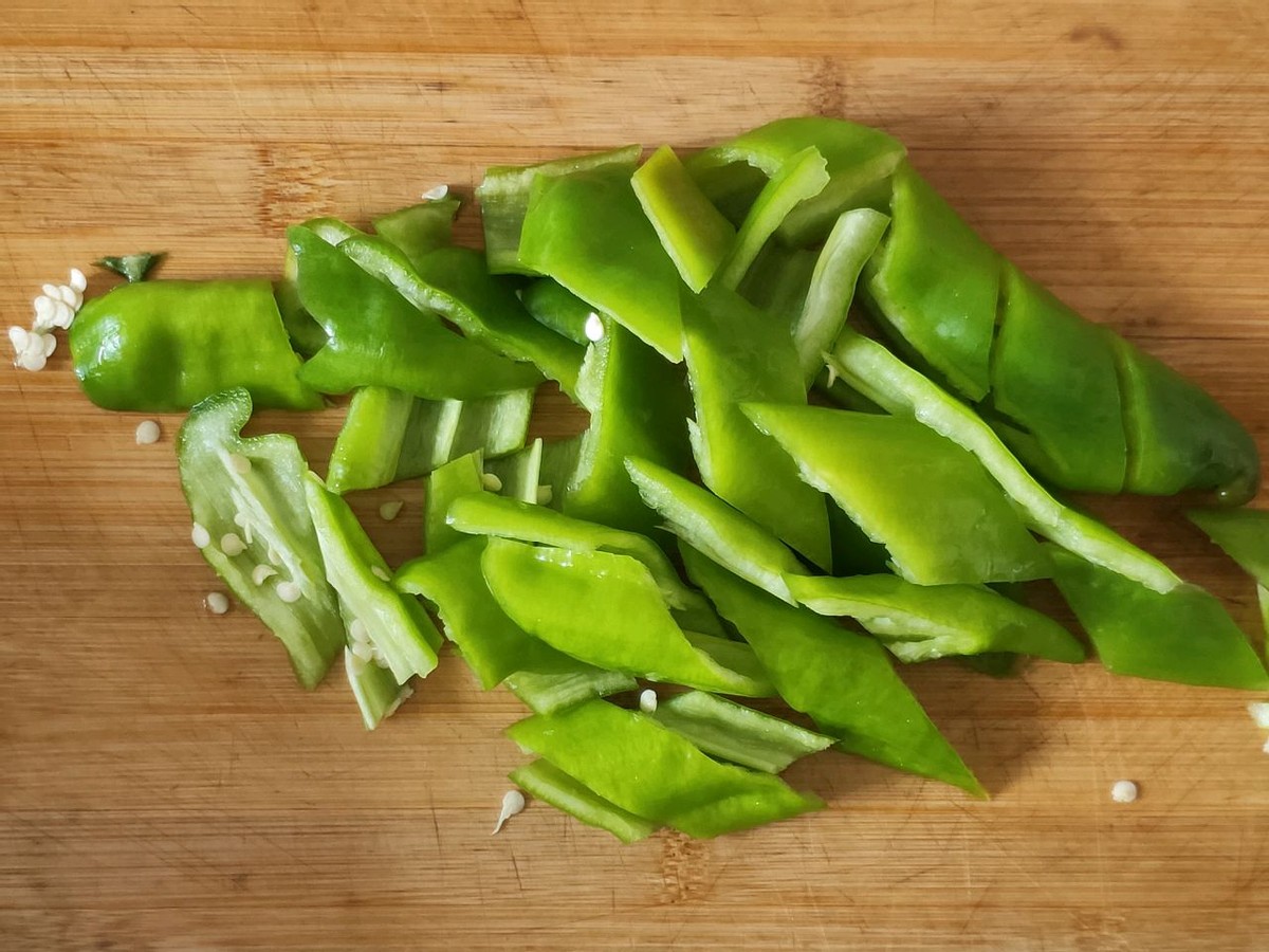 怎么做鱿鱼才好吃铁板鱿鱼,铁板鱿鱼简单实惠做法