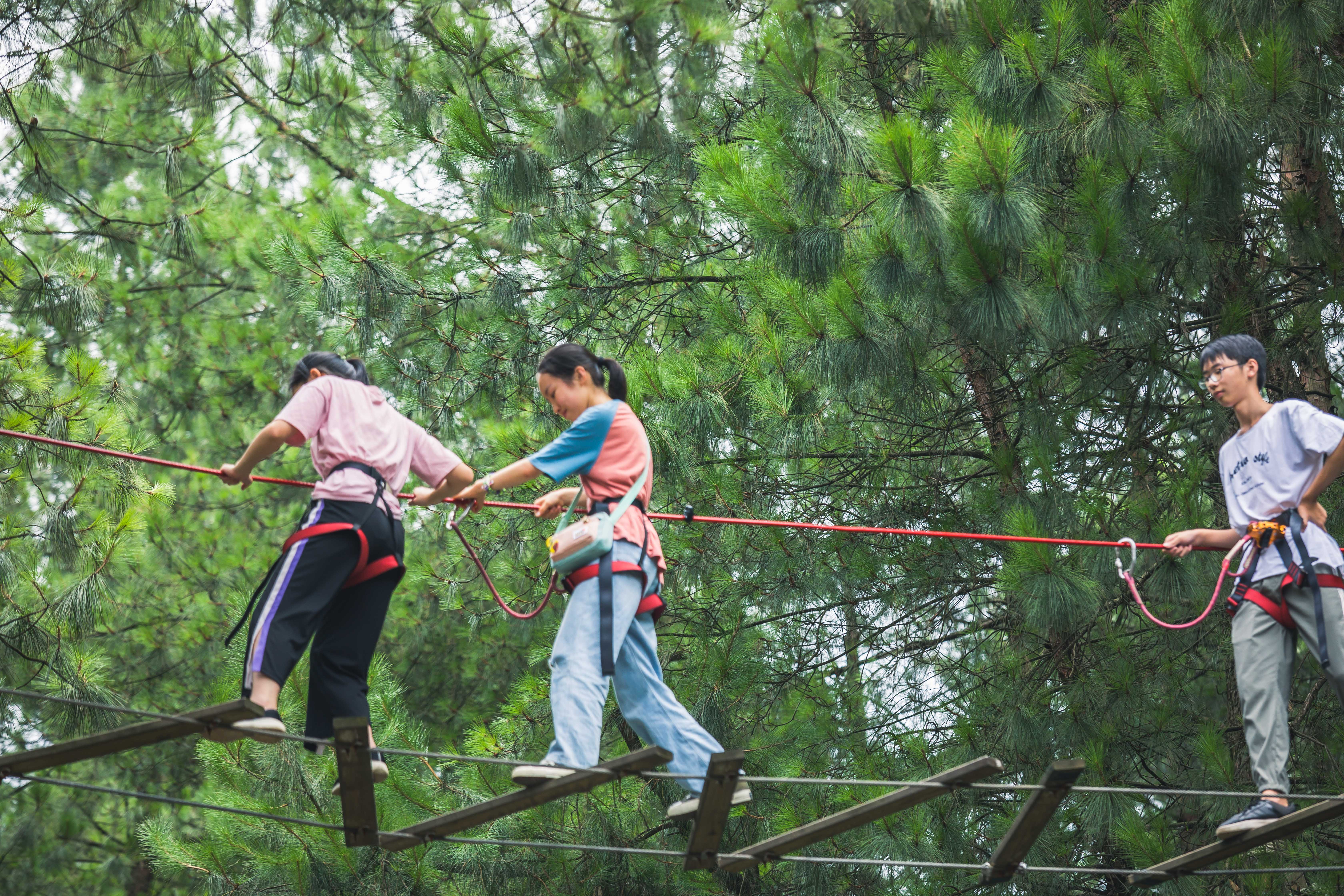 第一次去重庆奥陶纪应该怎样玩？真如抖音上那么刺激？亲自试试吧