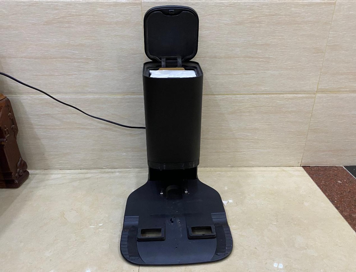 边扫拖边消毒,带电解除菌和自动集尘站的美的扫拖机器人S8+测评