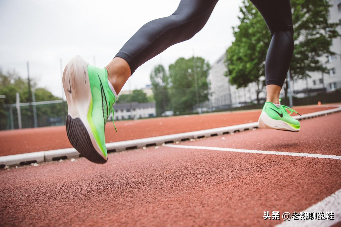 阿迪和耐克跑鞋哪个更好,耐克和阿迪最好的跑鞋