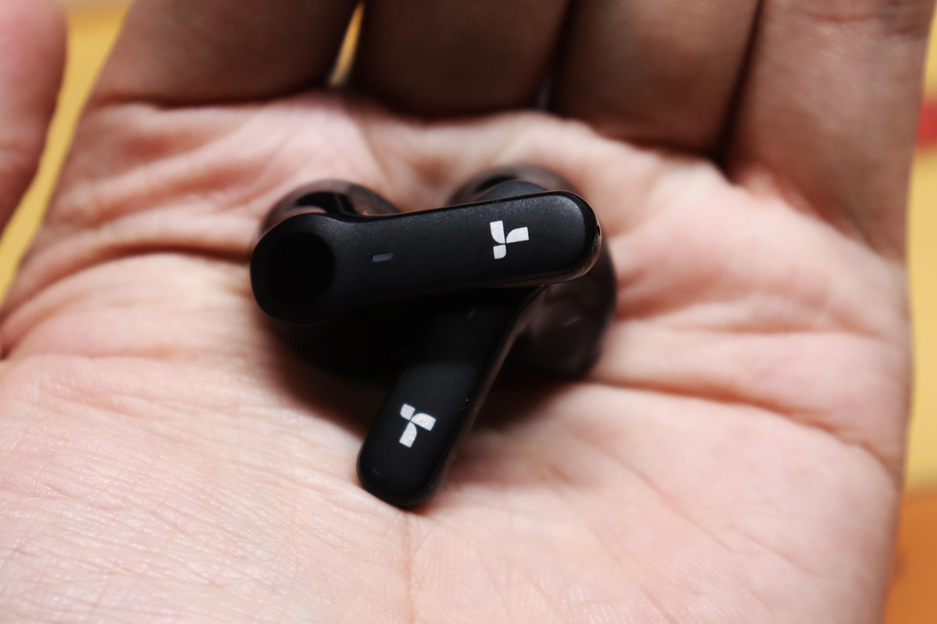 鲸腔有线耳机,500元图拉斯蓝牙耳机降噪测评