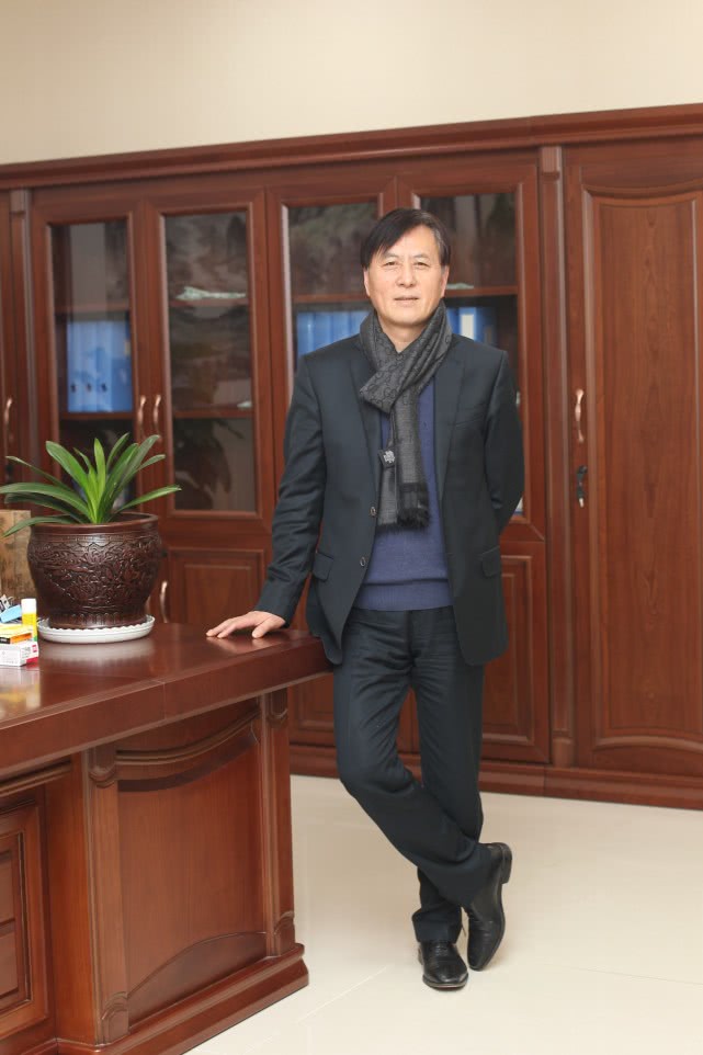 男子辞掉铁饭碗卖猪肉,男子25年前被抛弃