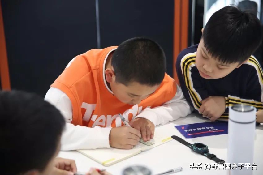 东莞首家大疆教育俱乐部，名校最爱的机甲大师来啦