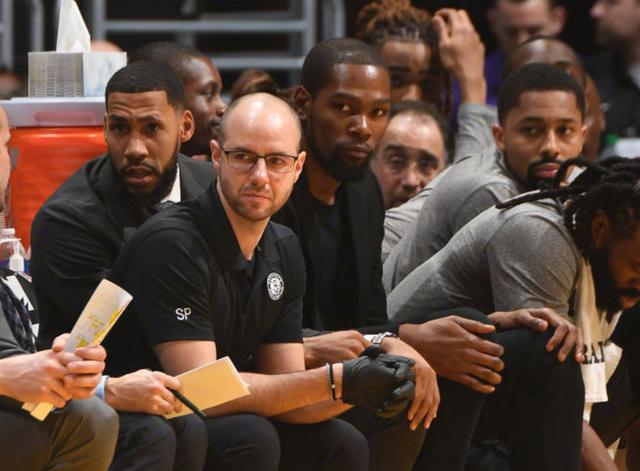 KD确诊引发连锁反应！湖人队是最危险的球队，老詹却一无所知