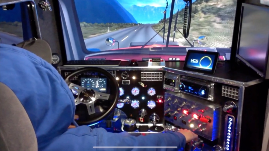 告诉孩子不要放弃自己的机会,每个小男孩都有赛车梦