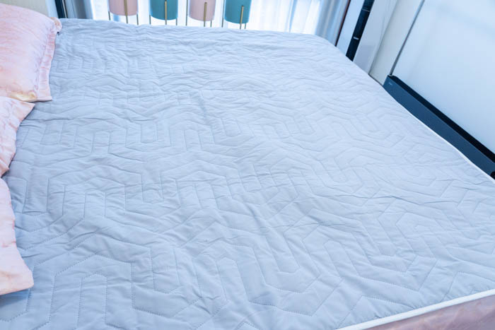 潮湿的环境可以用电热毯吗,冬天别再用电热毯了