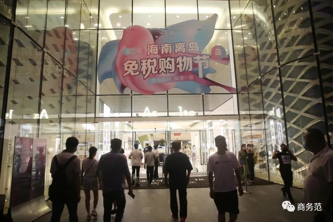 大家都在排队买奢侈品,为什么大家都在买豪车