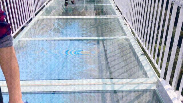 天门高空漂流玻璃滑道,高空玻璃天桥景点大全