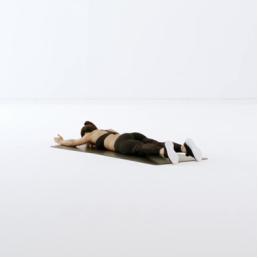 腰突双下肢麻木就必须手术吗,腰突术后腿脚麻木扎针有效吗