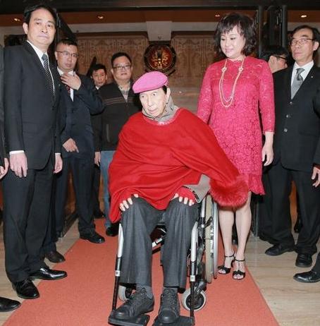 蓝琼缨对利智做了什么,利智与赌王新闻最新消息