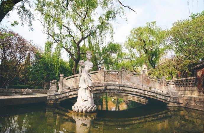 风景不输趵突泉,风景不输凤凰古城却游客稀少