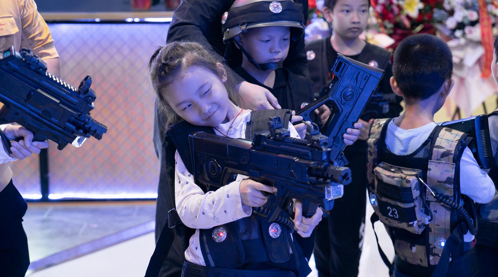 glsa镭战大联盟真人cs,镭战大联盟真人cs南宁店