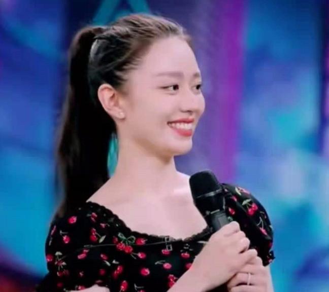 安以轩与吉娜同台比美,天天向上安以轩吉娜