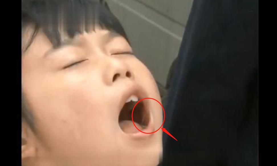 9岁女孩天生超能力，张开嘴就能喷水，网友直呼像《葫芦娃》水娃