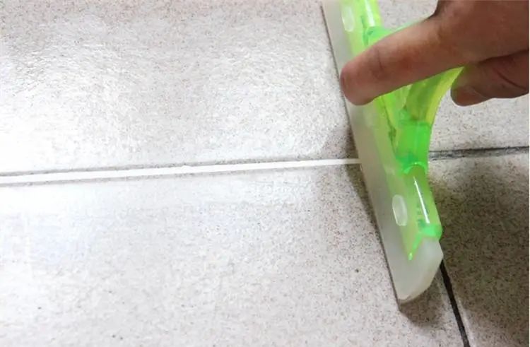 水瓷胶和环氧彩砂有什么区别,环氧彩砂美缝和真瓷哪个好