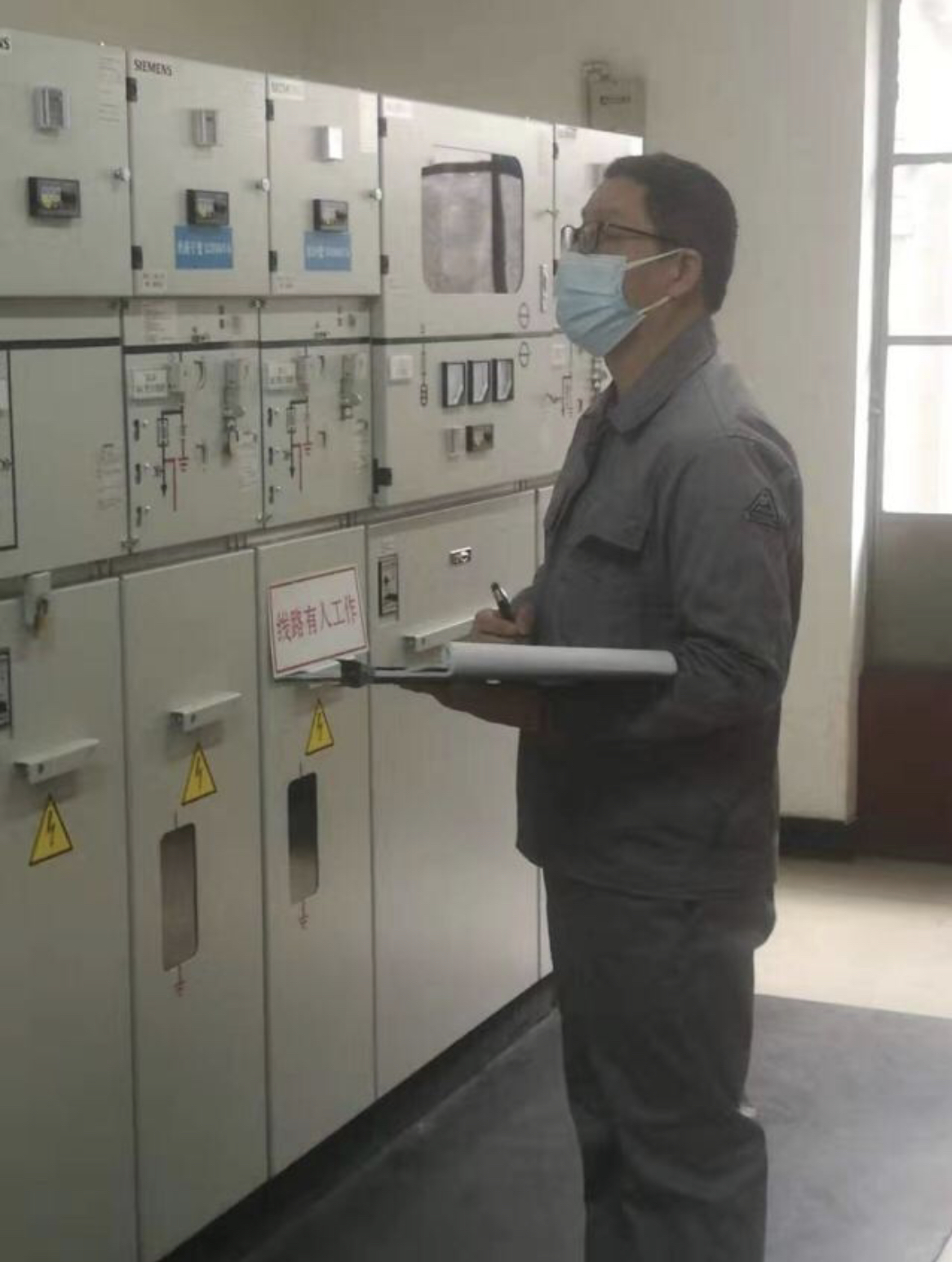 买口罩、代购、送餐…这所大学有这样一群冲在前面的“后勤兵”