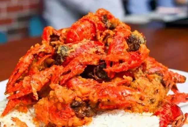 深夜嗨吃火鸡面,深夜嗨吃手摇奶茶