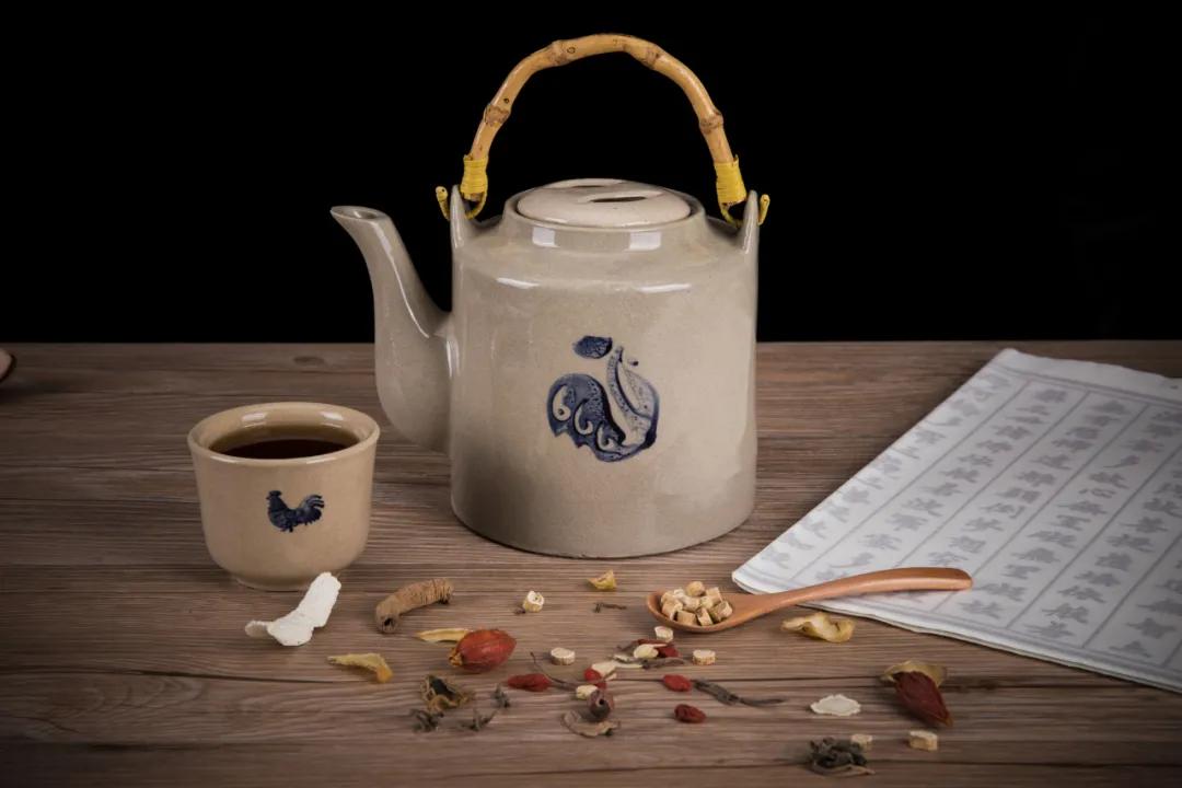 刮痧排毒的作用与功效,刮痧清热除湿的方法是什么