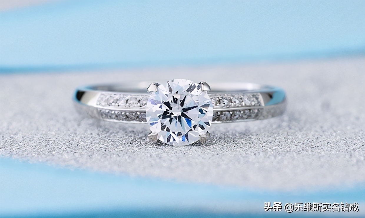 如何保证定制钻戒的戒指大小合适,定制戒指钻戒款式便宜
