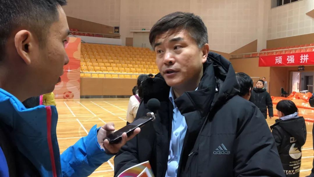 踢球吧，孩子！北京东城区快乐少年足球节吸引百队千人