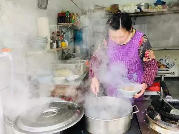 宁波哪里有吃正宗牛肉面的地方,宁波顶流商圈