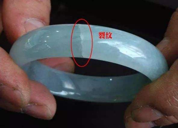 祖传玉镯被摔碎后续,玉镯裂了白金修复图片