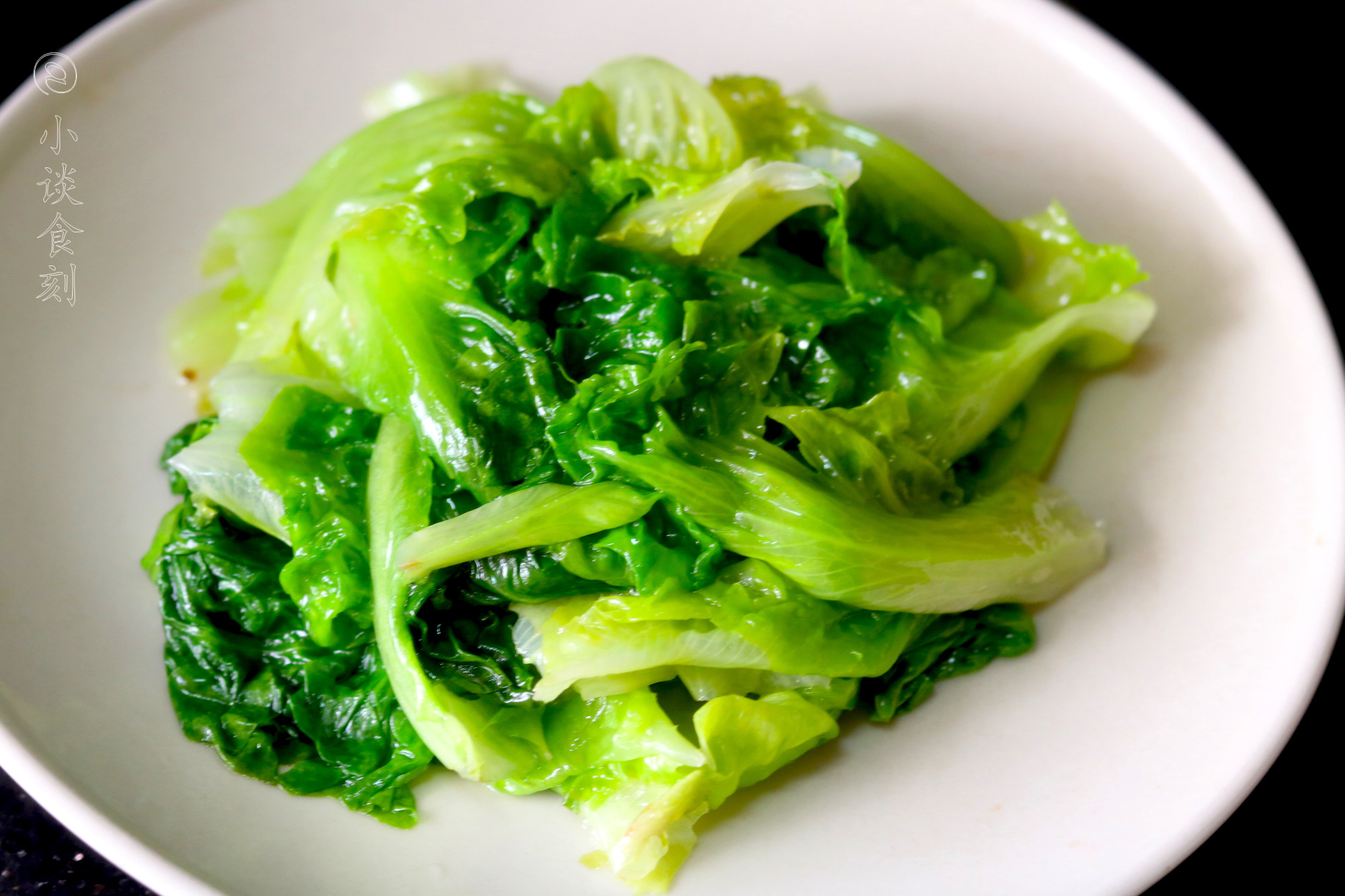 生菜焯水如何避免变褐色,生菜叶子发黑是什么原因造成的