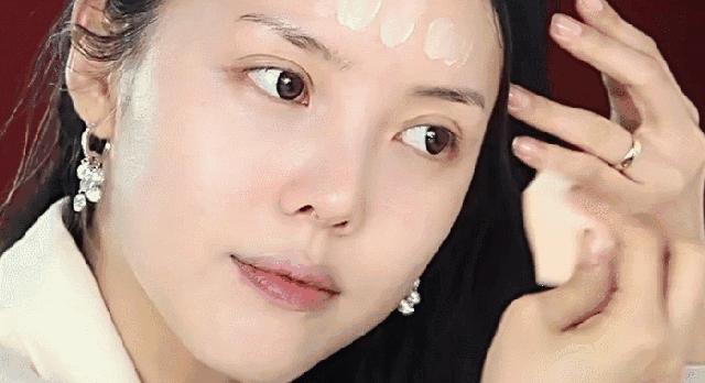 化妆往脸上乱涂,化妆的正确步骤bb霜前面用什么