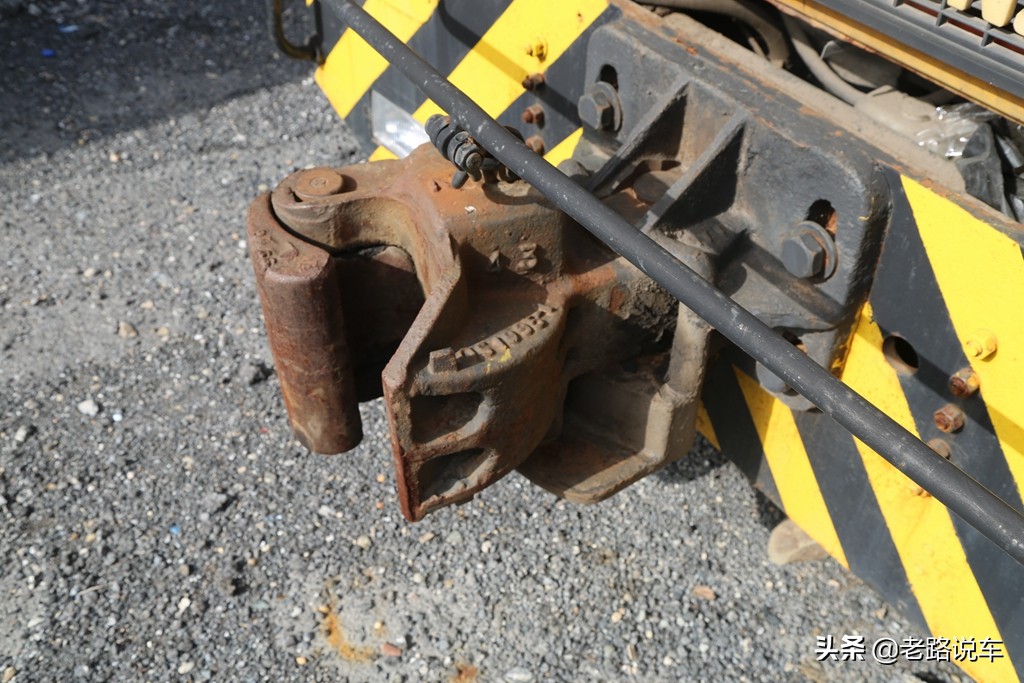 绗竴浠ｉ粍娌砵n162閲嶅瀷鍗¤溅,榛勬渤jn3261鍏搧涓ょ敤鍗¤溅