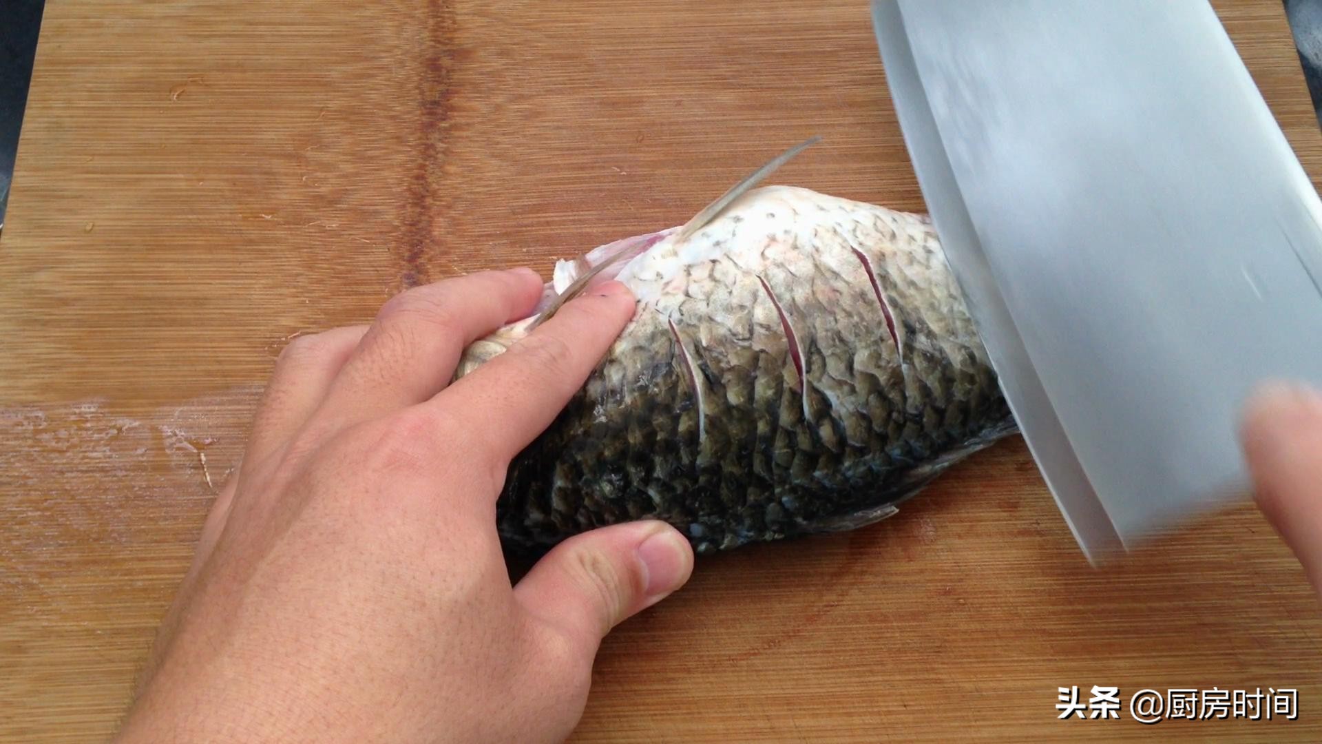 为什么你熬的鱼汤不白,为什么你做的鱼汤不浓教你一招