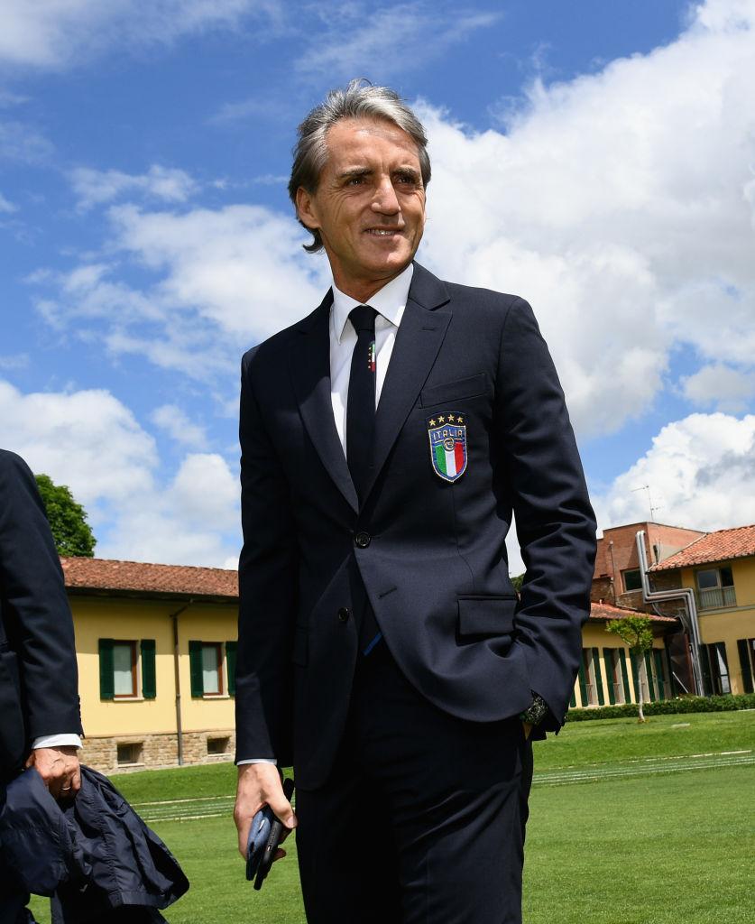 56岁教练才是意大利队最帅男人!穿LP戴百万RM,老男人不油腻典范