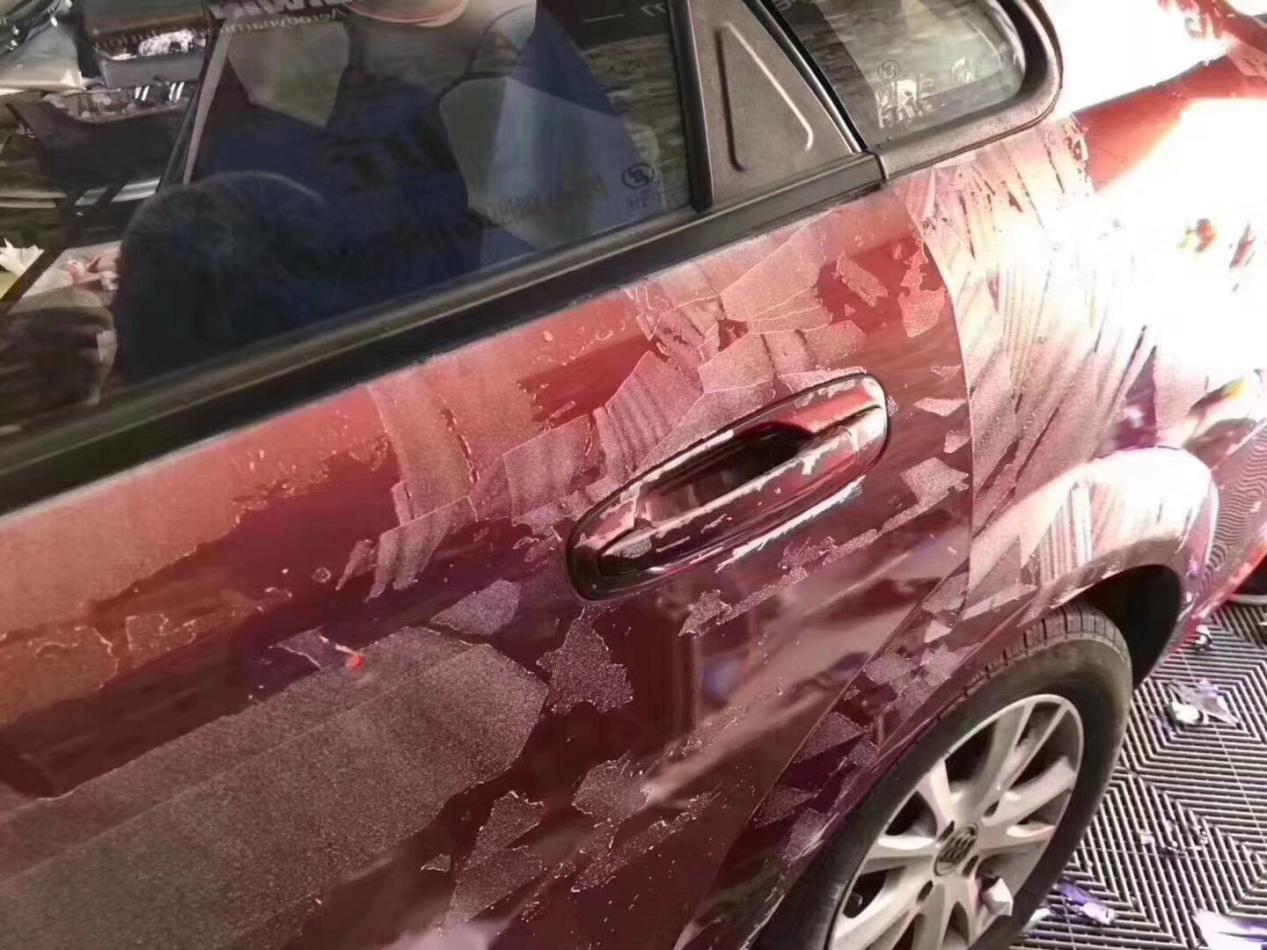 ax改色膜多久撕掉不留胶,车衣上贴改色膜撕掉色膜会留胶吗