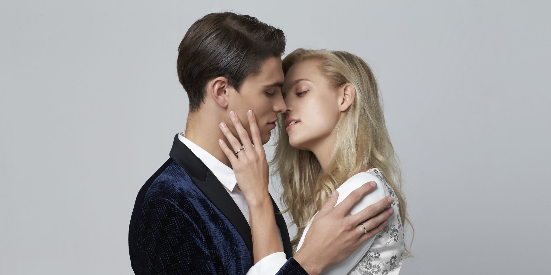 钻石怎么选成色,一克拉钻戒怎么挑选颜色净度