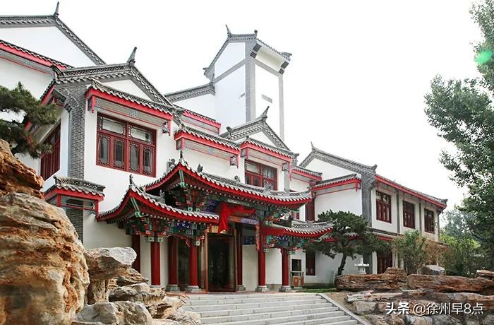 喷饭！观音有莲哪吒有家了，恒大足球场被戏称亿建莲！