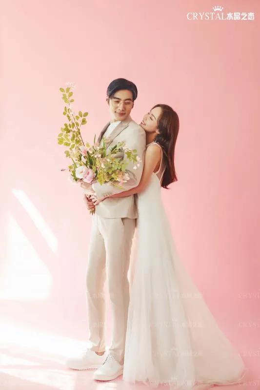 婚纱照韩式内景粉色气质,韩式内景婚纱照找哪家