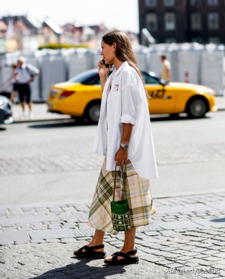 包包小众高级感百搭胸包,新款时尚百搭菠萝包