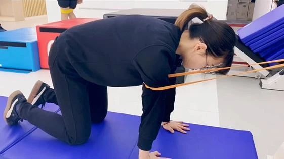 一个动作让你脖子变细,脖子又短又粗怎么办