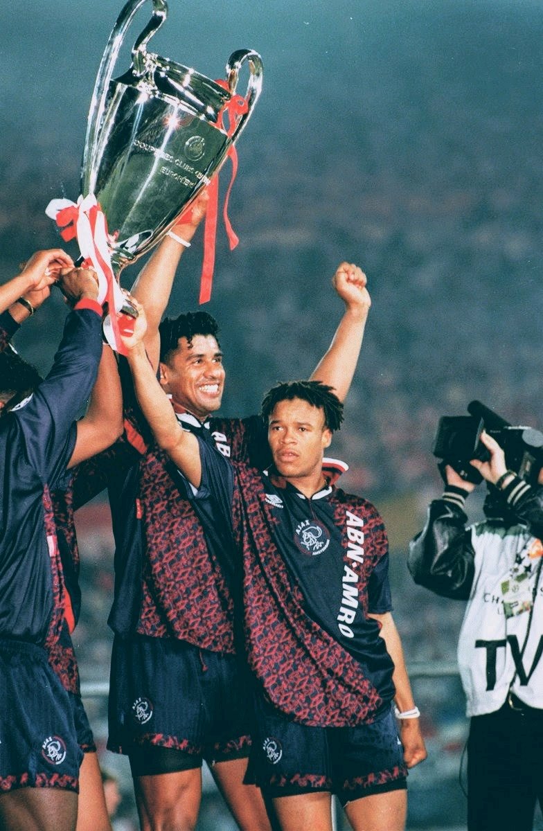 戴维斯巅峰时期足球,世界足坛历史前十球星