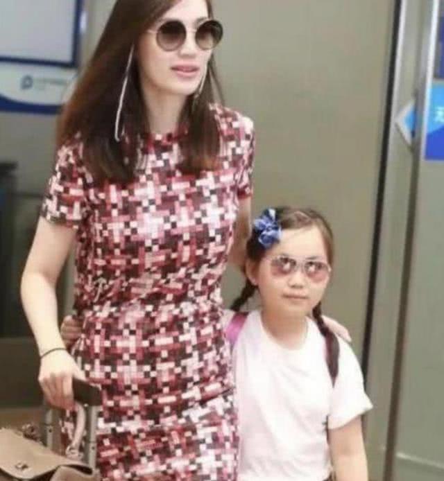 王宝强与马蓉年龄差距是多少,马蓉离婚后有没有带孩子