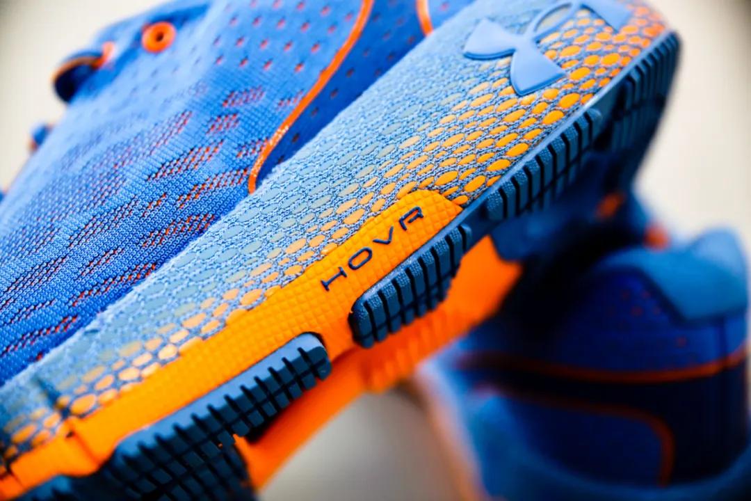 ua最新科技跑鞋,代替跑步的训练器材