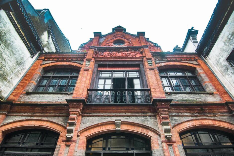 南浔“四公子”的传奇往事：狂热买房超300套，又为国散尽家财